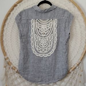 Maeve by Anthropologie 100% Linen top with lace XS